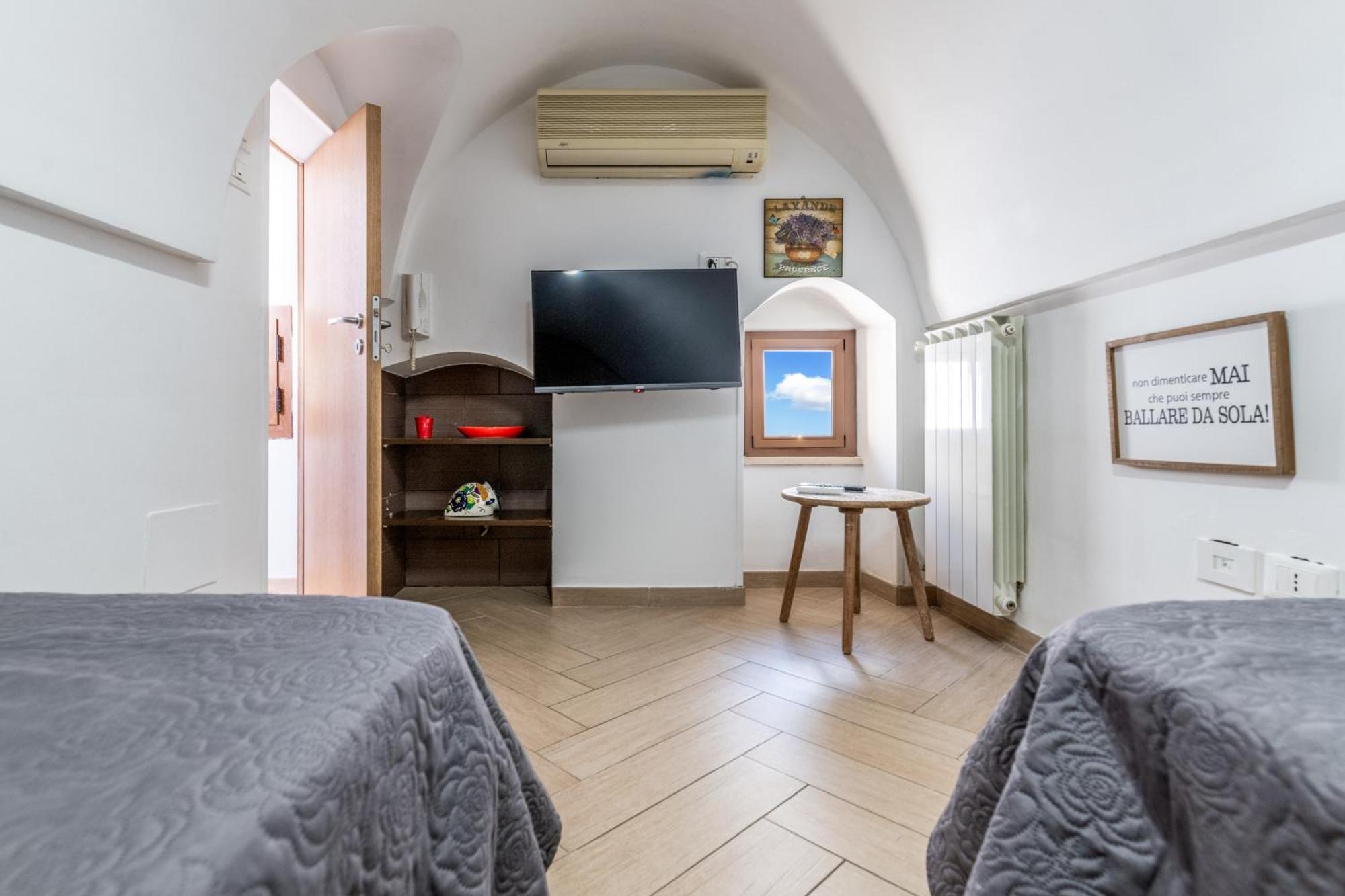 White Stone Flats & Studios Ostuni Pokoj fotografie